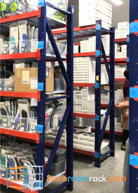 Heavy Duty Boltless Rack — Installation For Retail Storage Purposes